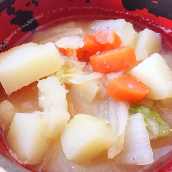 ジャガイモ&ニンジン&白菜の味噌汁